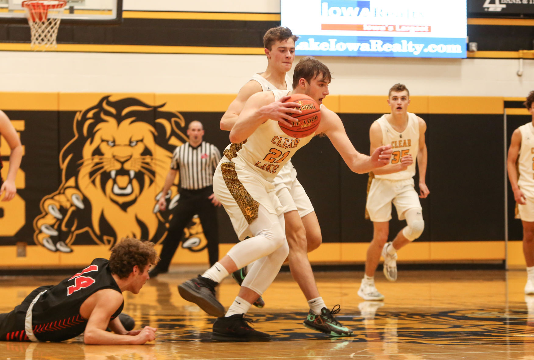 Clear Lake boys basketball vs H-D-C 02-22-21 -12.jpg